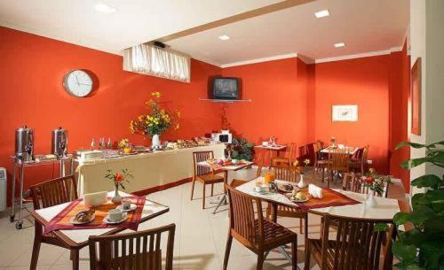Borgo San Martino Hotel Bra Ngoại thất bức ảnh