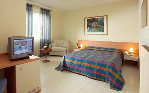 Borgo San Martino Hotel Bra Ngoại thất bức ảnh